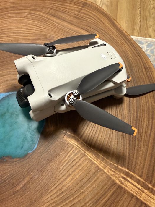 Дрон DJI Mini 3 Pro