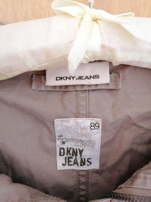 Тренч DKNY бежов, M размер