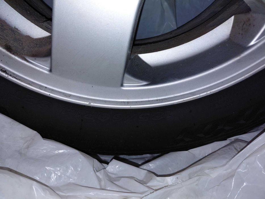 Jante aliaj originale cu anvelope de iarna 185 60 r14 Skoda Fabia