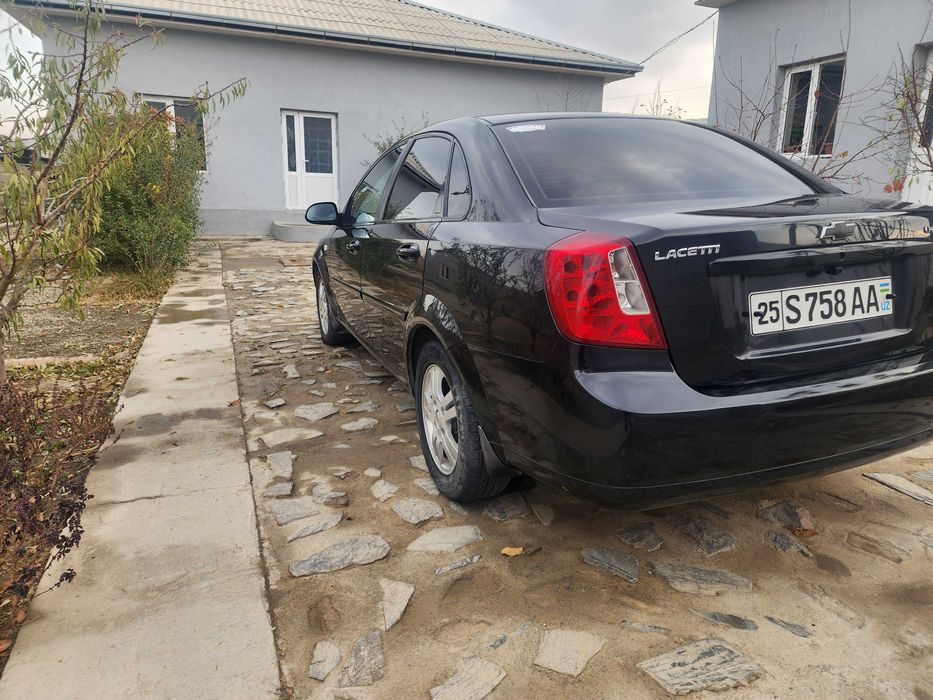 Lasetti 2010 metan qora edial holat