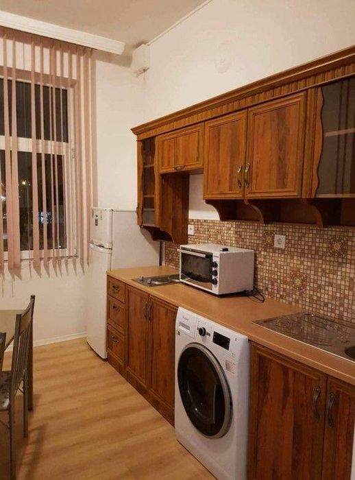 Тристаен апартамент под наем в центъра на София, 2214909