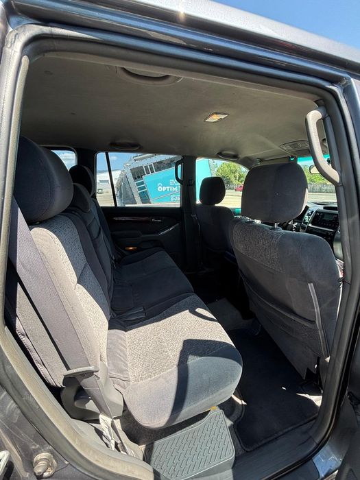 Toyota land cruiser j120  off road