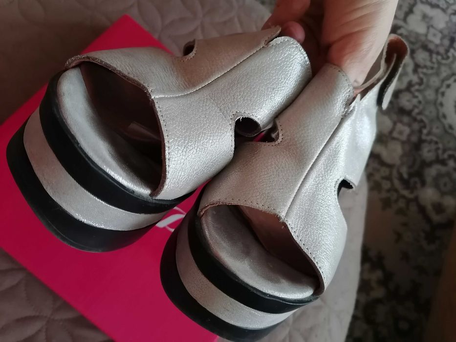 Дамски обувки 39номер,естествена кожа на фирма Гранд мода.