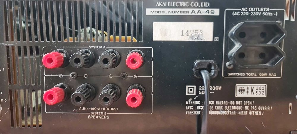 Akai AA-49 ampliruner 2X60W pe 8 Ohm
