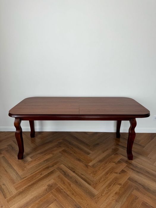 Продам стол для гостинной