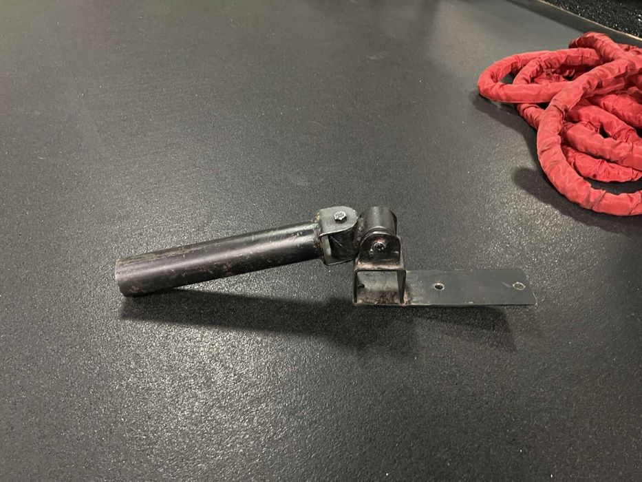 Продавам нови бойни въжета и стойка за лост (мечка)