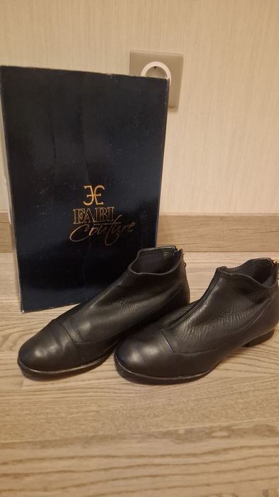Продам женские ботинки fabi