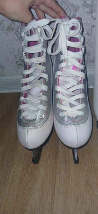 Коньки теплые б/у