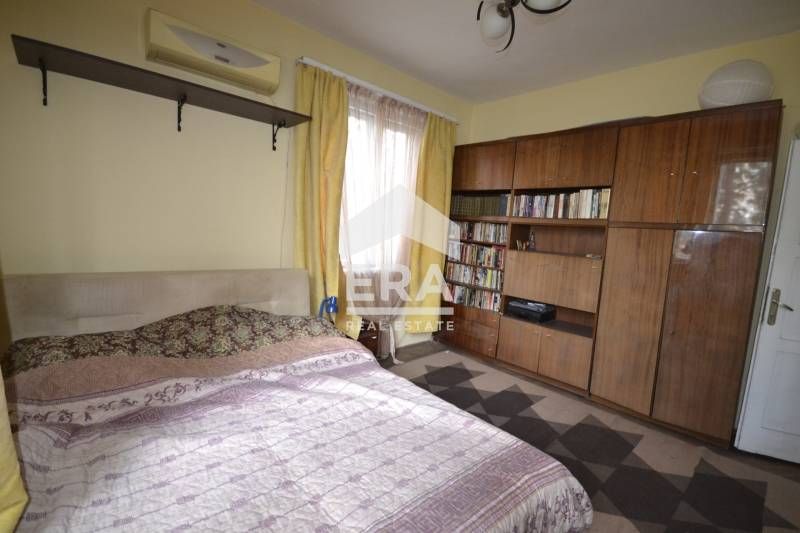 Продава се Тристаен апартамент в Хасково, Център - 85 кв.м за 1164 €/кв.м - Снимка #10