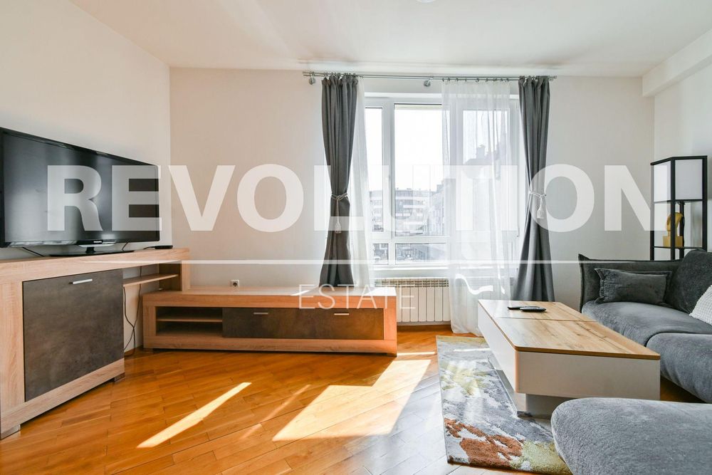 Тристаен апартамент в ж.к. Дианабад.