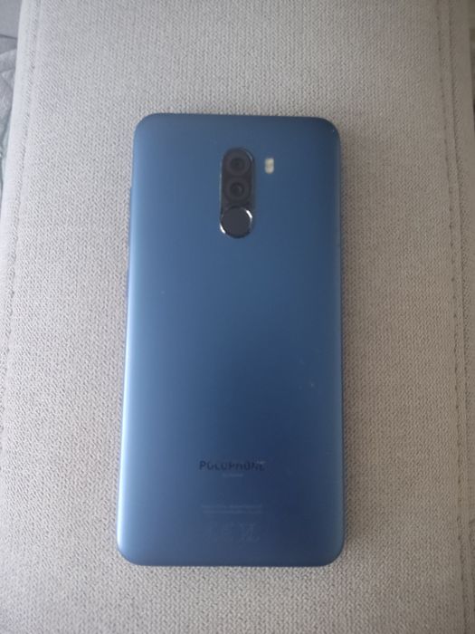 Продам смартфон pocofone f1
