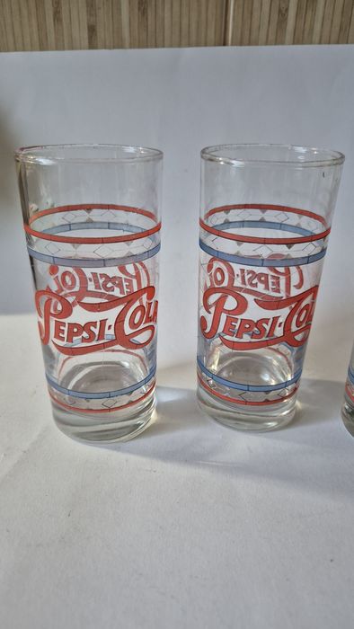 3 pahare vechi perioada comunista românească Pepsi Cola