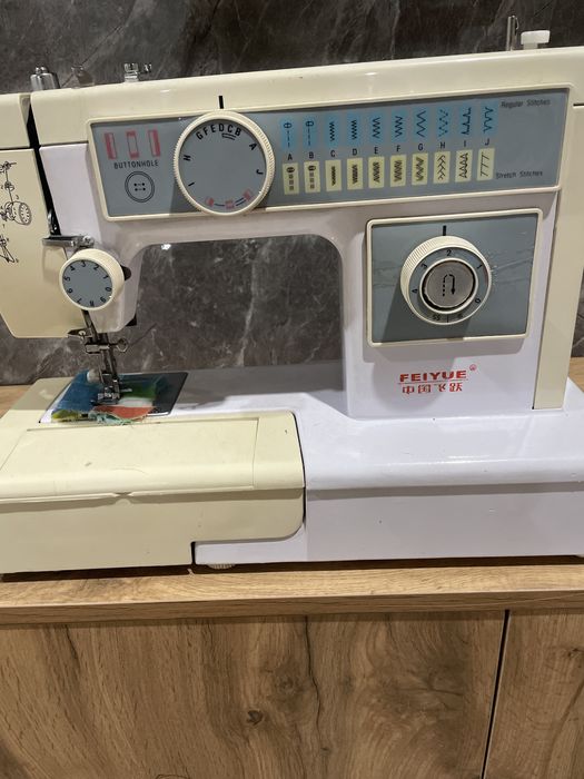 продам швейную и оверлок