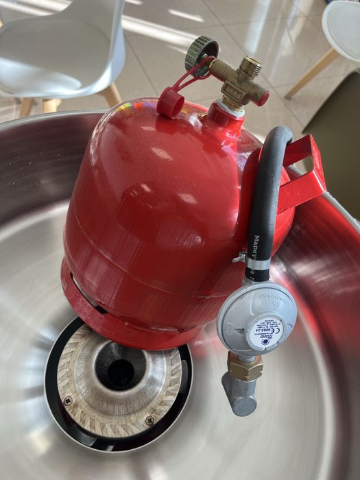 Машина за захарен памук