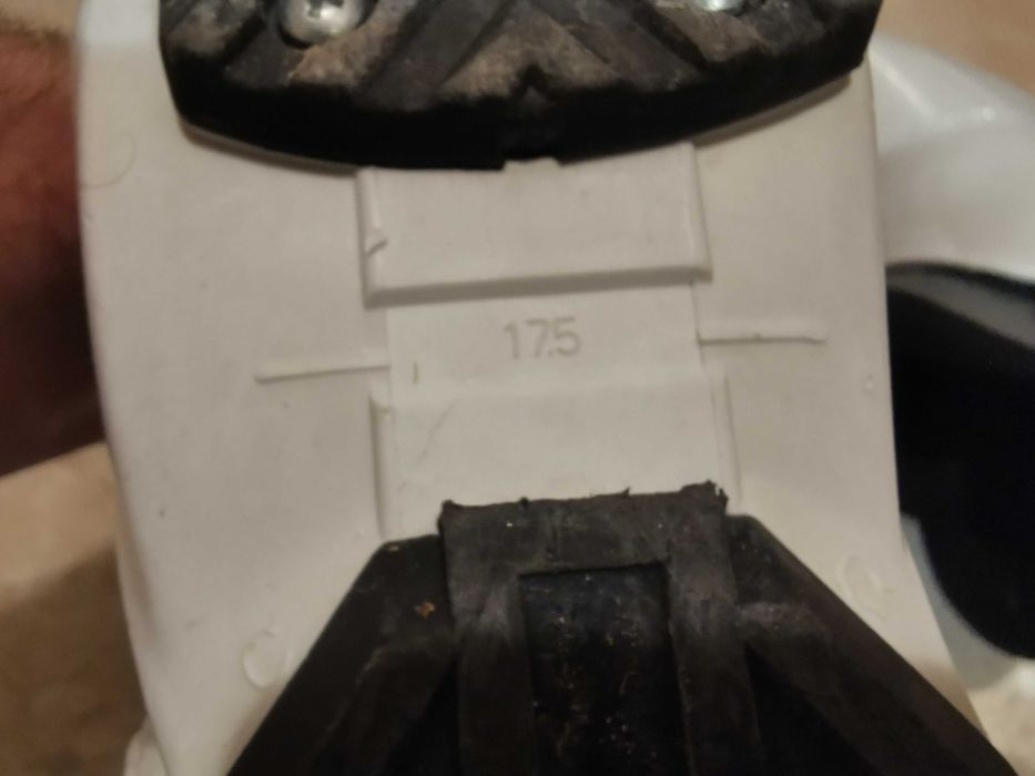 Clapari ski copii 27, 27.5, 28, 28.5 mondo 17. 5