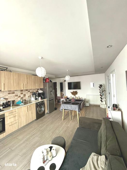 Apartament cu 3 camere, 59 mp, balcon, pe strada Porii (nr mici)