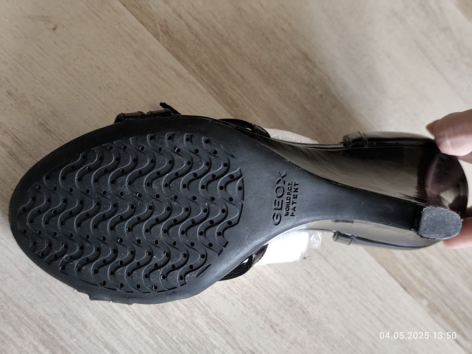 Обувки на Zara / Geox