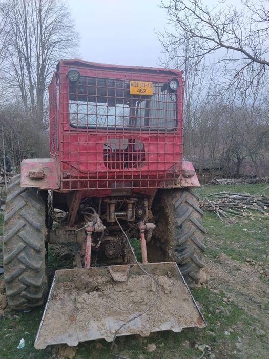 Vând tractor U651