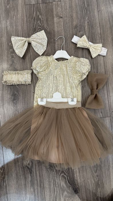 Продам костюмчик на годик