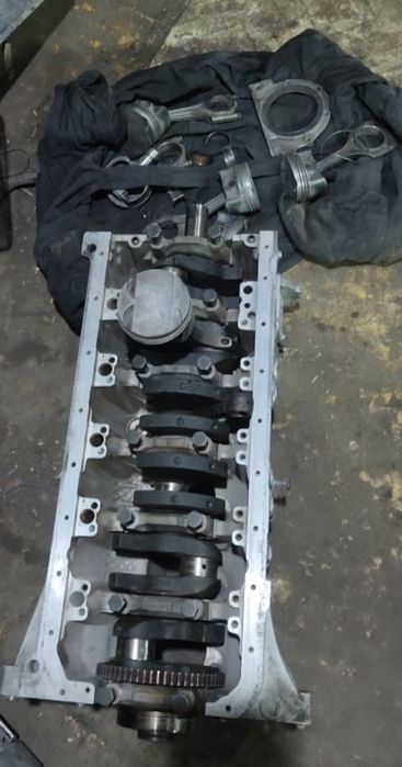 Продам Блок ДВС м54в28