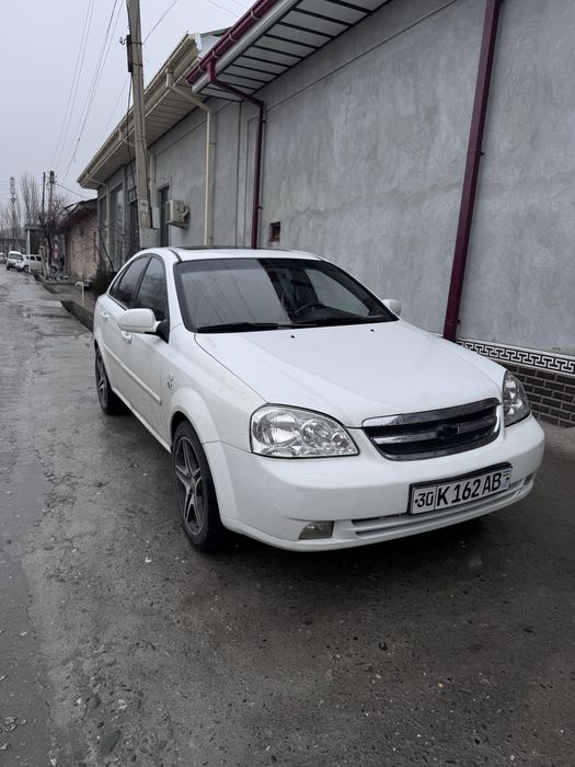 Lasetti avtomat sotiladi srochni