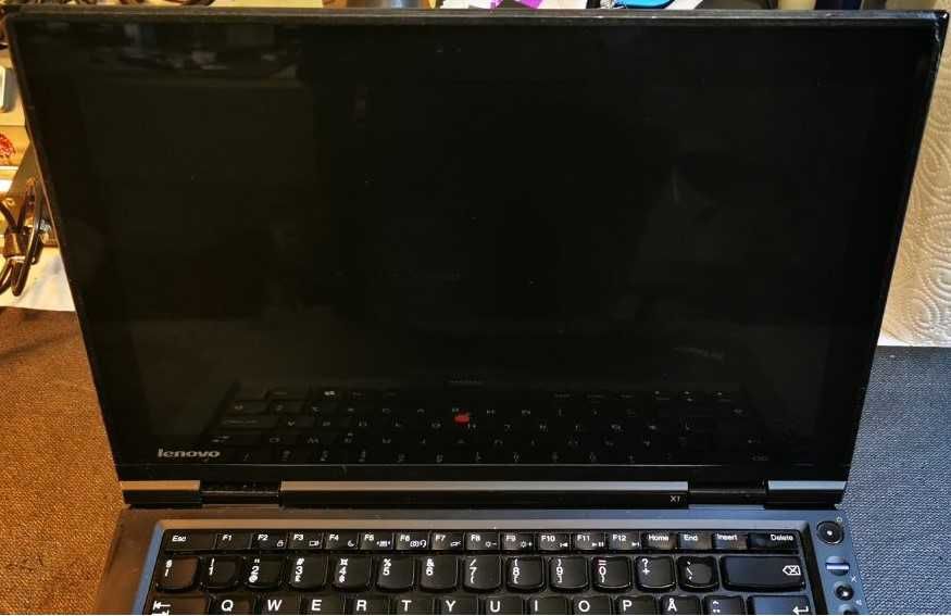 Продавам Lenovo X1 няма тъч