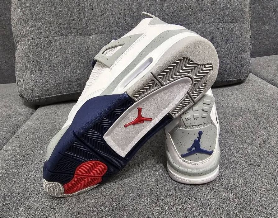 Nike Jordan 4 nr 36 int 23 cm preț 400 lei