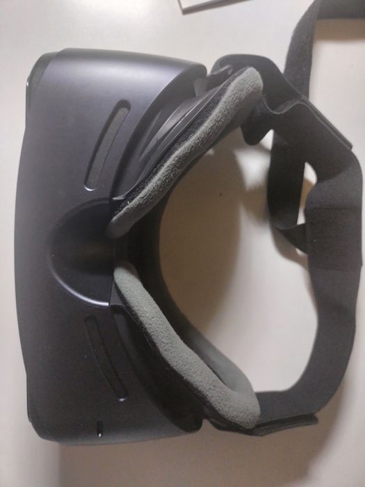 Samsung Gear VR with controler