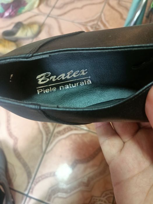 Vând încălțăminte de dama