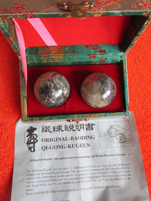 cadou rar Bile QI Gong piatra jad relaxare, masaj, yoga .. China 1960