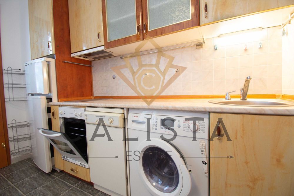 Дава се под наем Двустаен апартамент в София, Център - 70 кв.м за 687.99 € - Снимка #3