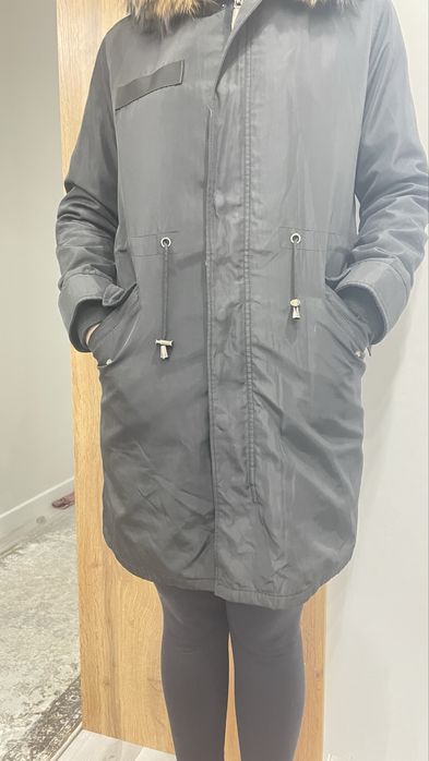 Продам парку 42-44р