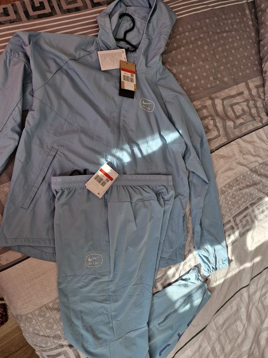 НОВ,оригинален анцуг на Nike Air, L размер