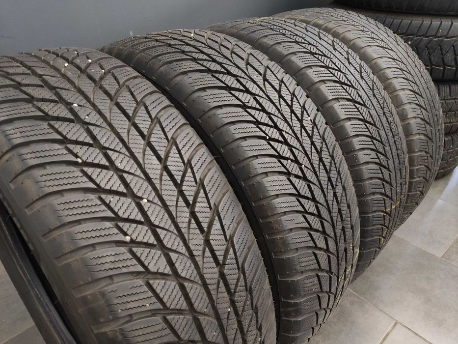 4бр Зимни Гуми 205 60 17 - Bridgestone
