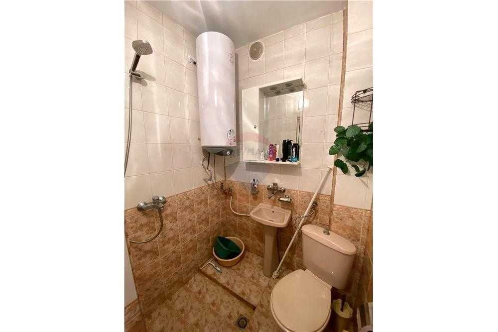 Продава се Двустаен апартамент в Разград, Възраждане - 55 кв.м за 1159 €/кв.м - Снимка #9