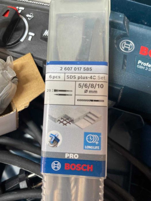 Rotopercutanta cu percuție Bosch Professional GBH 2-28 F (880W, diametru maxim de găurire în beton: 28 mm, set de 6 burghie, SDS-plus, în L-BOXX)