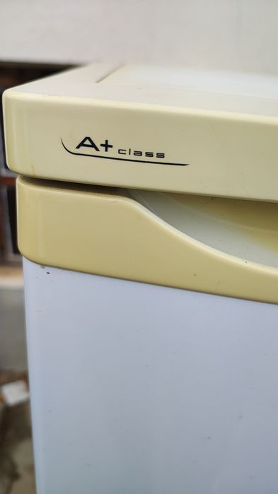 Хладилник. Whirlpool