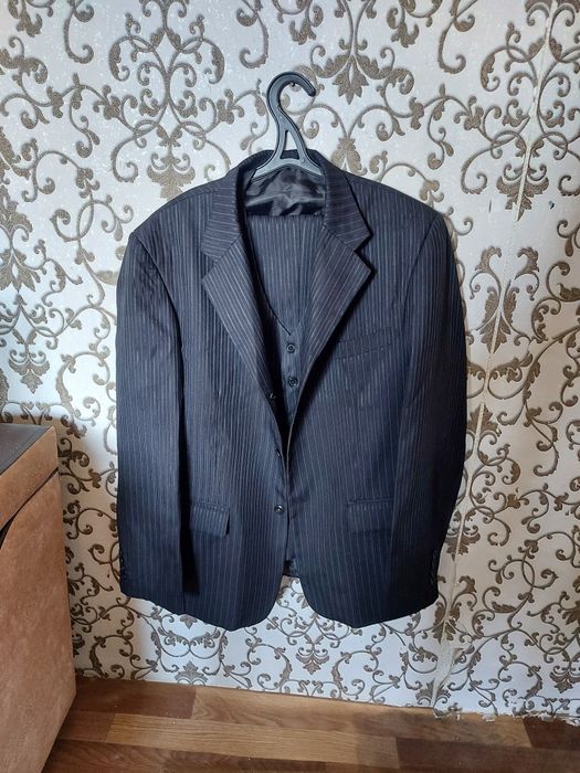 Костюм тройка 52 размер