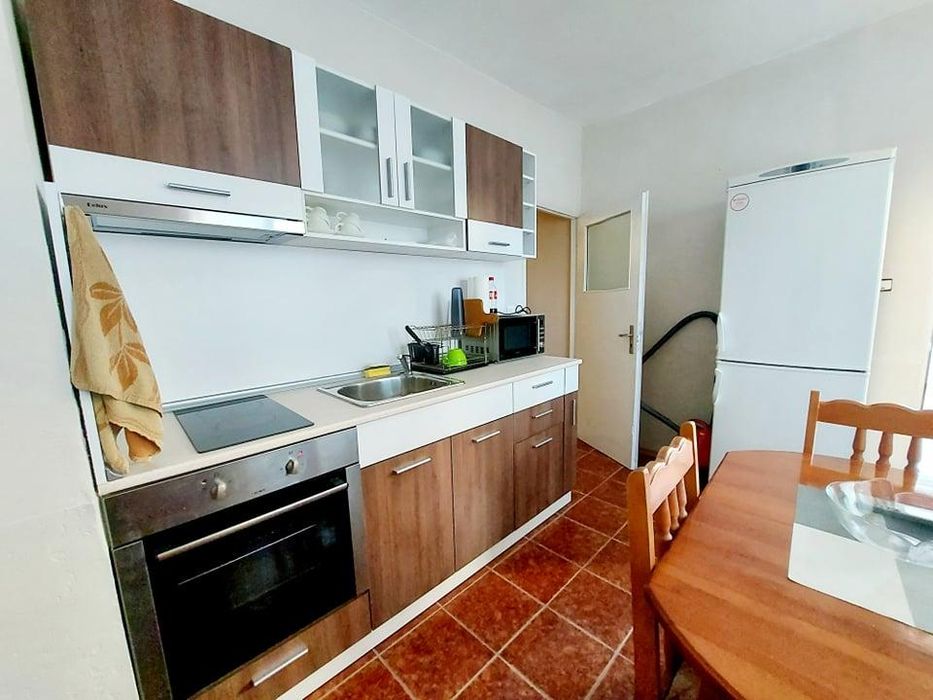 Дава се под наем Тристаен апартамент в Бургас, Братя Миладинови - 70 кв.м за 397.8 € - Снимка #1