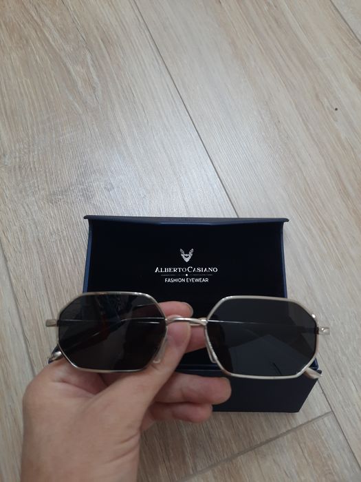 Очки солнцезащитные