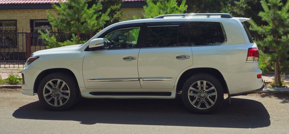 Продам Lexus 570, 2012 год, 165 000 км.