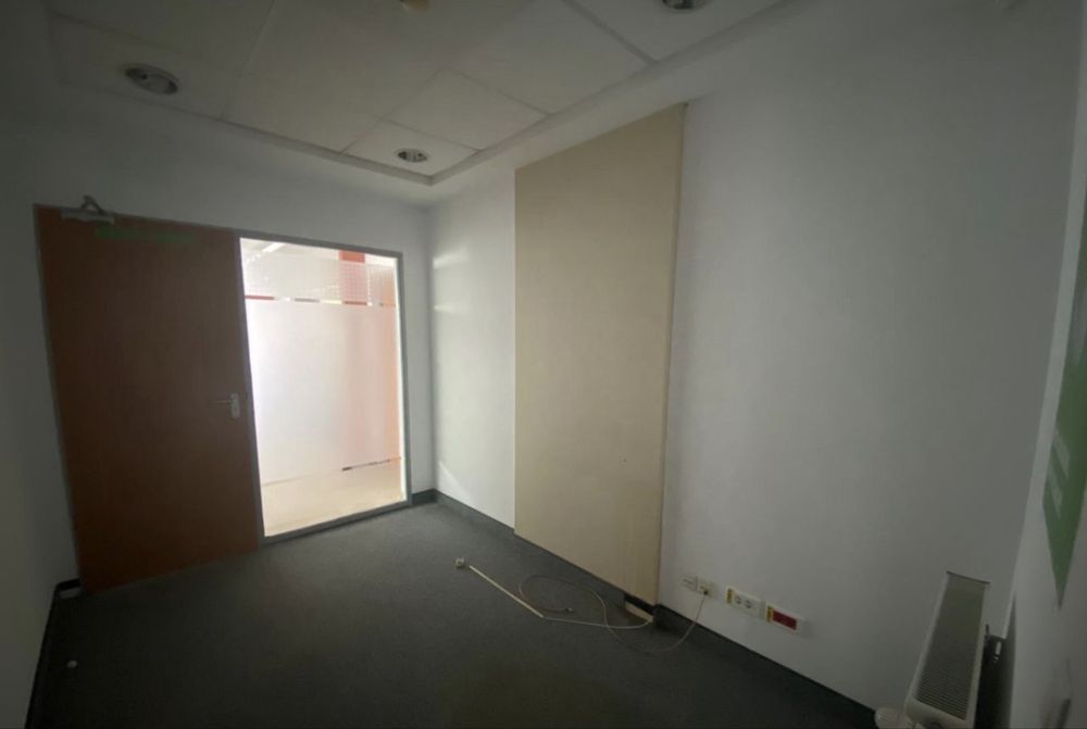 Spatiu comercial 182mp