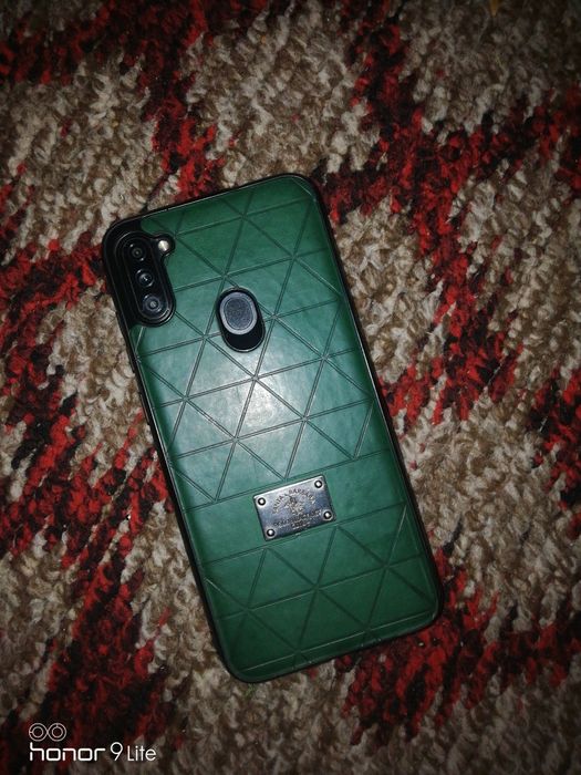 SamsungA11 srochno sotiladi +chexol sovg'a bo'ladigan Narxi shu