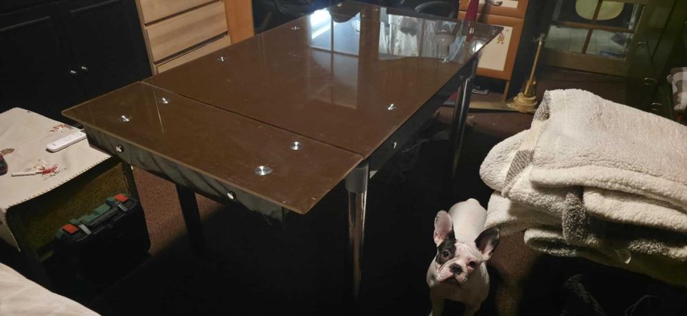 Холна стъклена маса