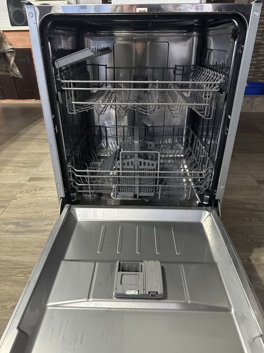 Vând Mașină de spălat vase AMICA