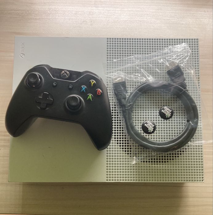 Xbox one s в добро състояние.