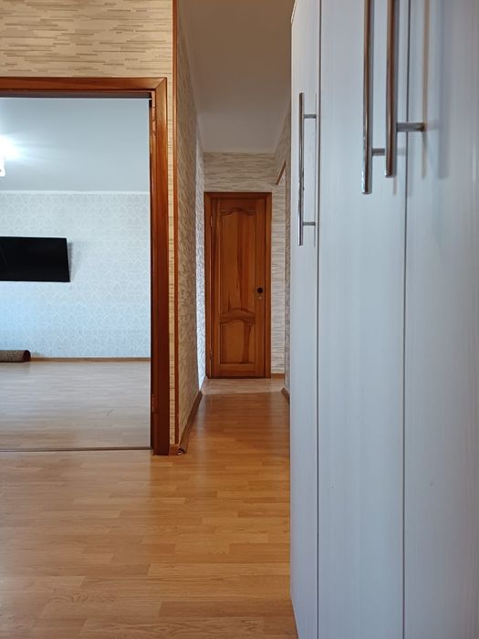 Продаётся 4-х комнатная квартира.