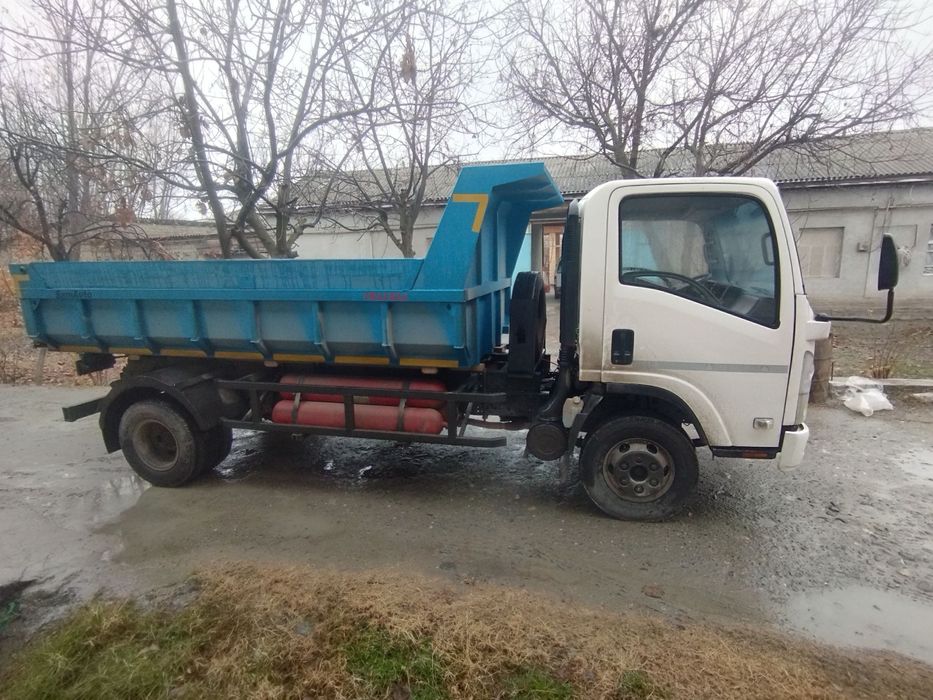 Isuzu.  Samasval