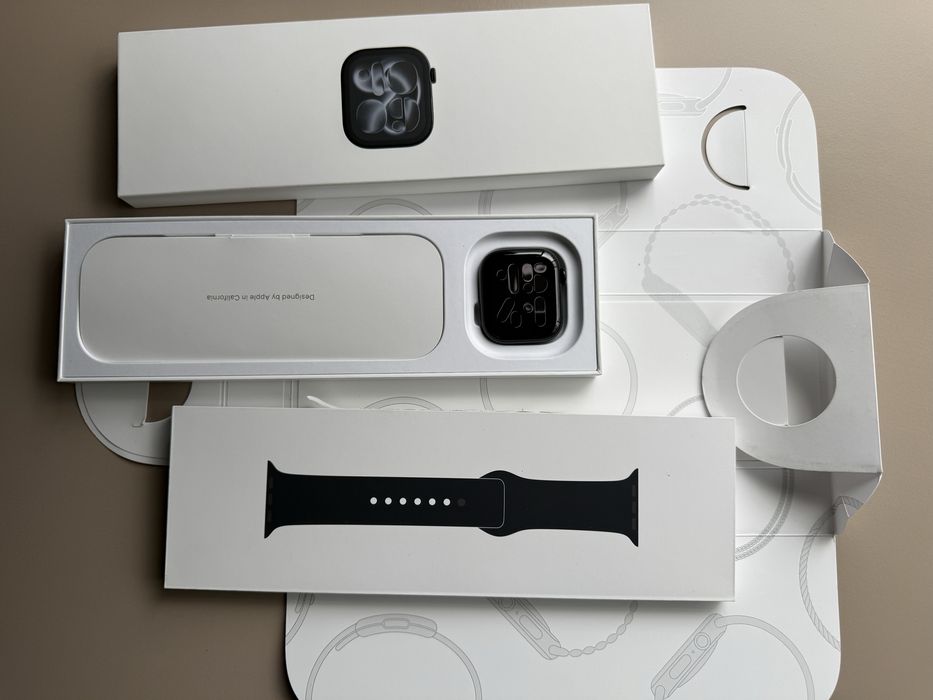 Apple Watch Series 11 42 Jet Black Cellular LTE/5G Nou