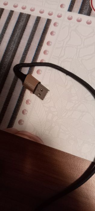 Încărcător auto cu 2 ieșiri marca Sonru